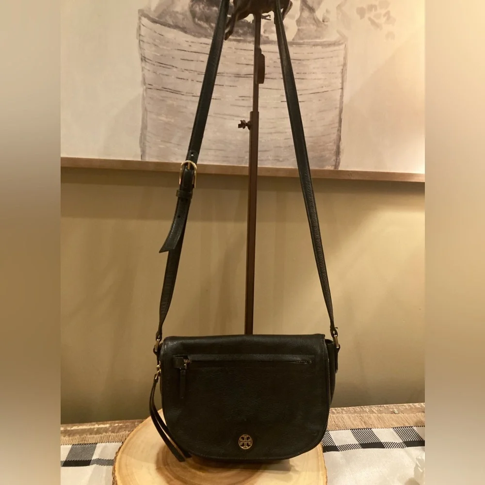 Tory Burch Black Pebble Leather Brody Saddle Crossbody Bag Flap ￼Over Purse 450$
